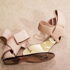 Women sandals